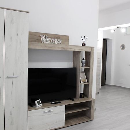 Cozy Apartments In Centre Of Suceava Near Kaufland And University ภายนอก รูปภาพ