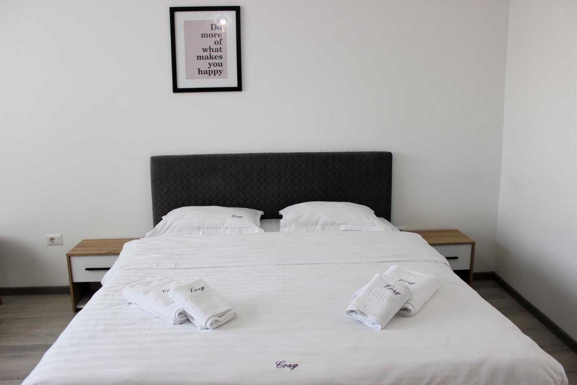 Cozy Apartments In Centre Of Suceava Near Kaufland And University ภายนอก รูปภาพ