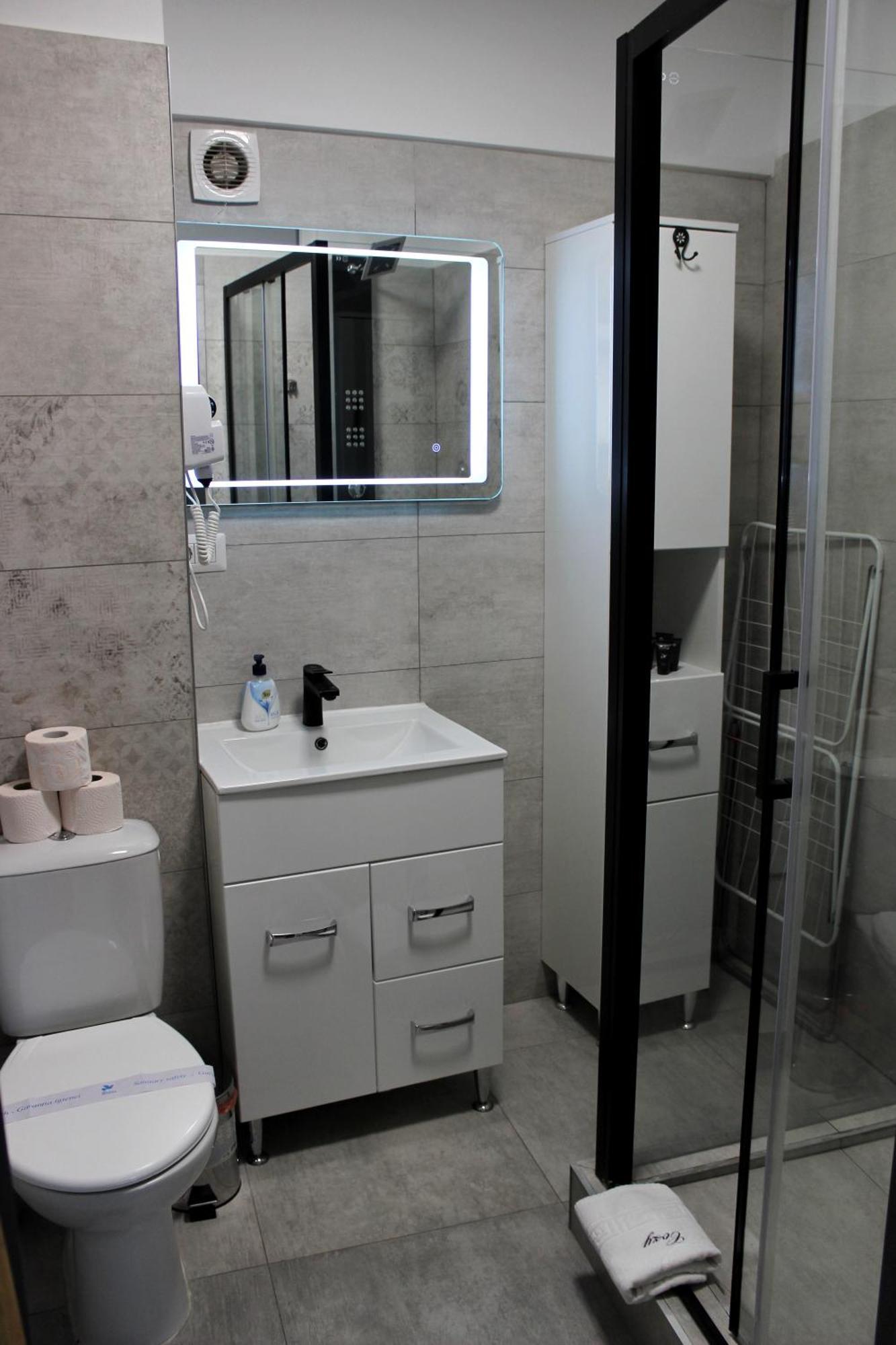 Cozy Apartments In Centre Of Suceava Near Kaufland And University ภายนอก รูปภาพ