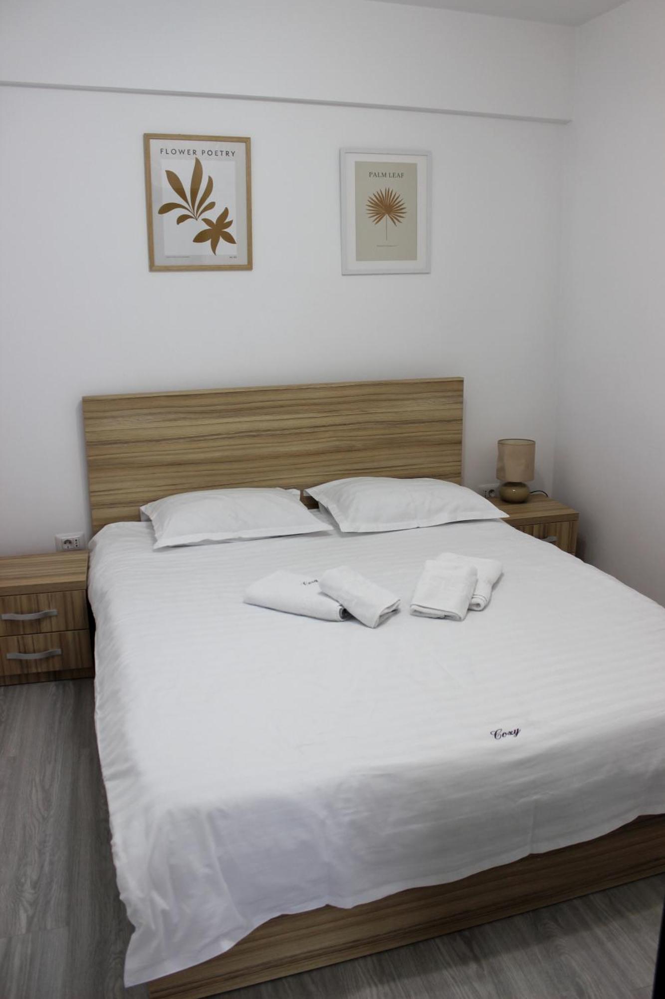 Cozy Apartments In Centre Of Suceava Near Kaufland And University ภายนอก รูปภาพ