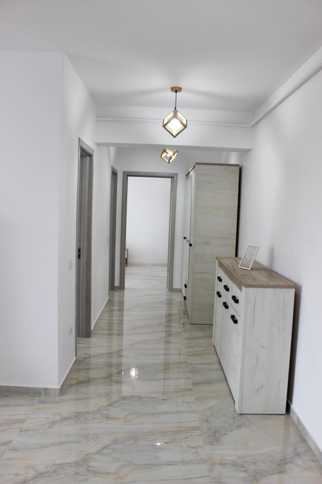 Cozy Apartments In Centre Of Suceava Near Kaufland And University ภายนอก รูปภาพ