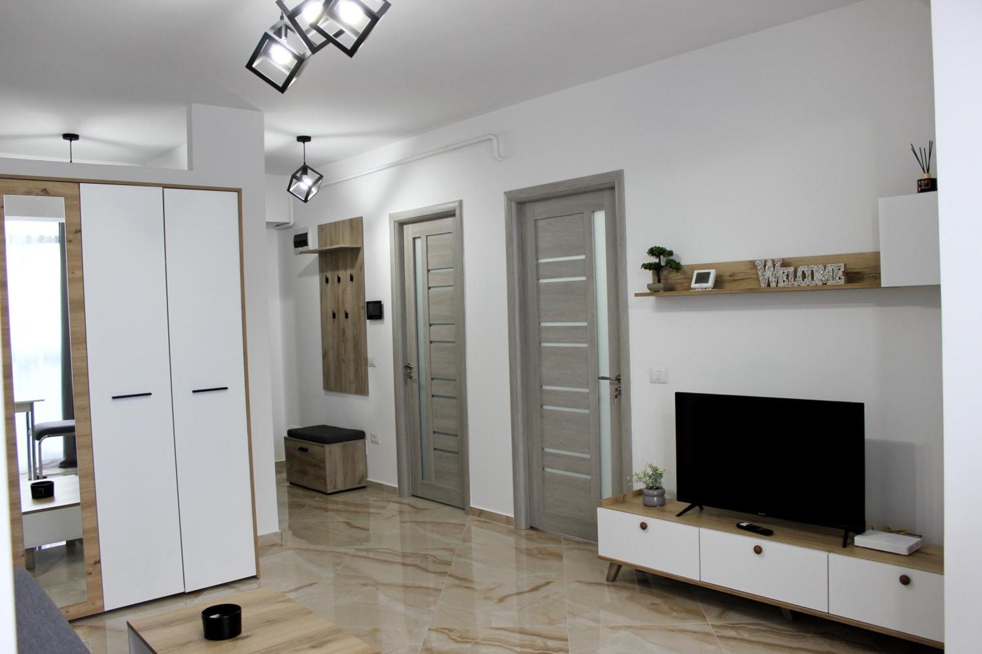Cozy Apartments In Centre Of Suceava Near Kaufland And University ภายนอก รูปภาพ