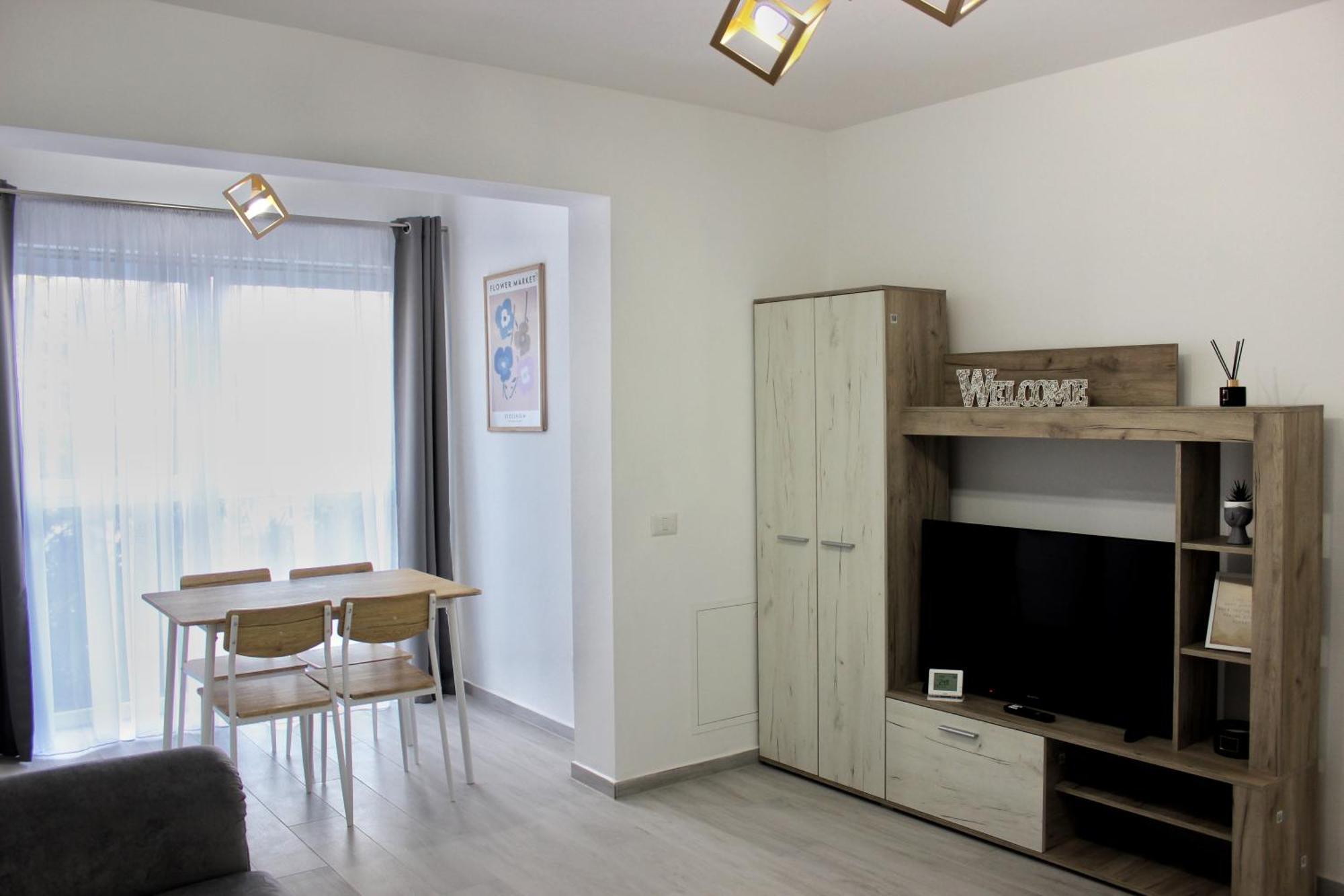 Cozy Apartments In Centre Of Suceava Near Kaufland And University ภายนอก รูปภาพ
