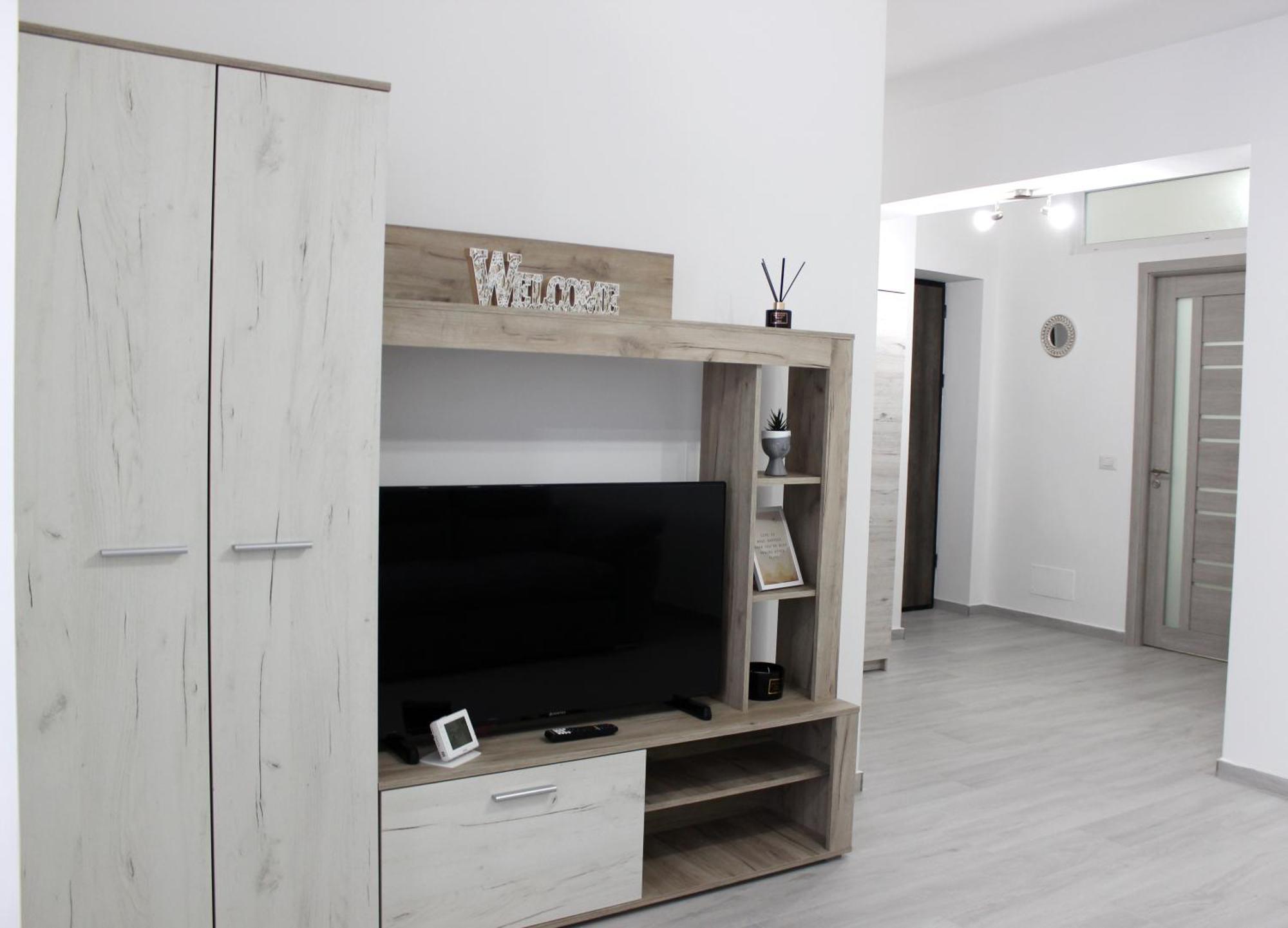 Cozy Apartments In Centre Of Suceava Near Kaufland And University ภายนอก รูปภาพ