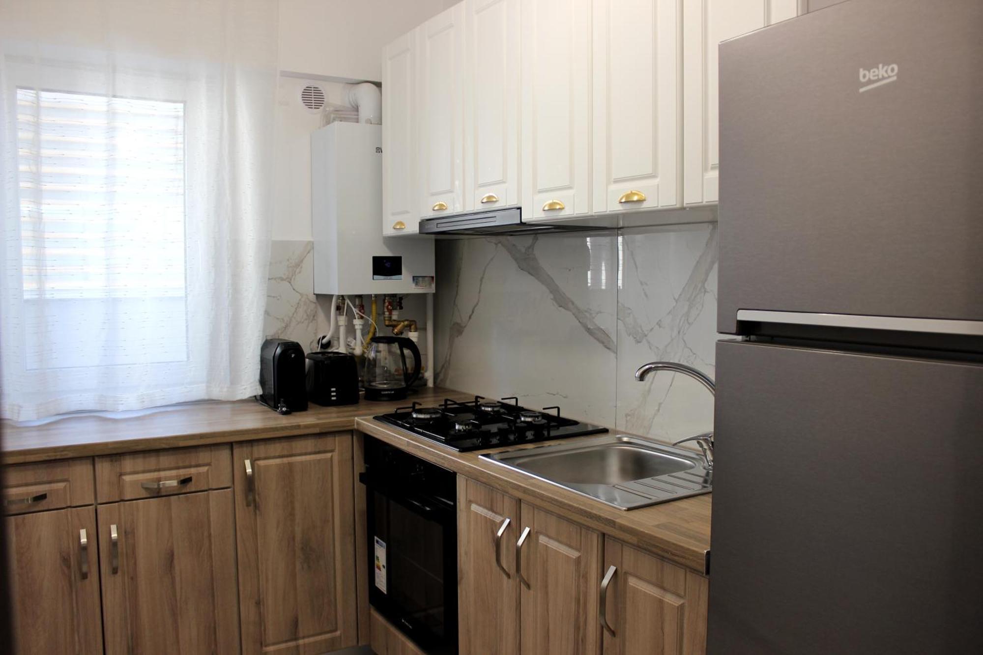 Cozy Apartments In Centre Of Suceava Near Kaufland And University ภายนอก รูปภาพ